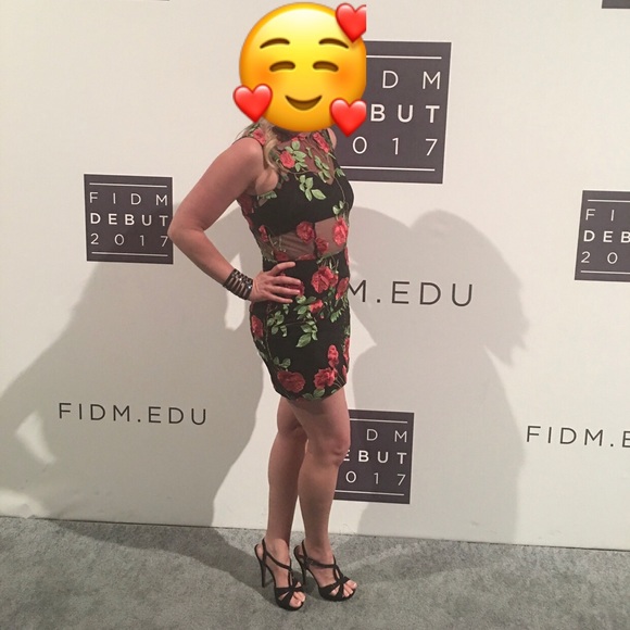 Missguided Embroidered Dress - Picture 6 of 6